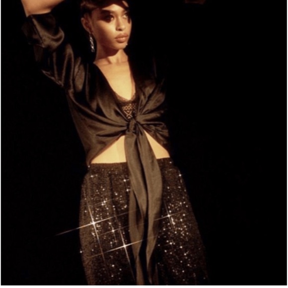 Urban Outfitters front tie crop top - Picture 10 of 11